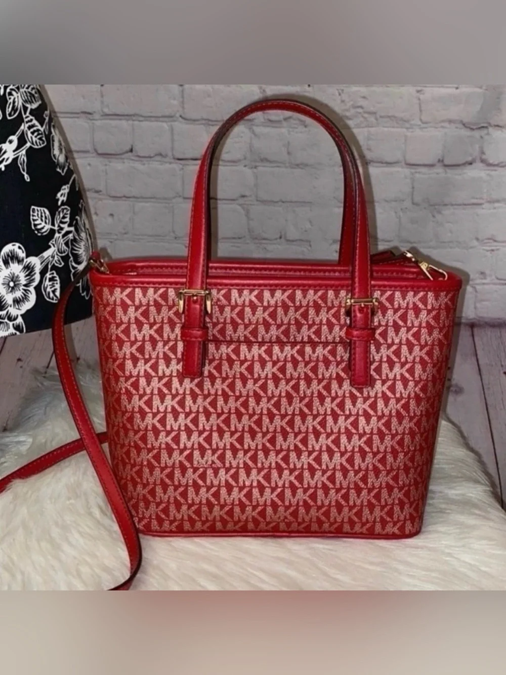 Michael Kors 💯% authentic